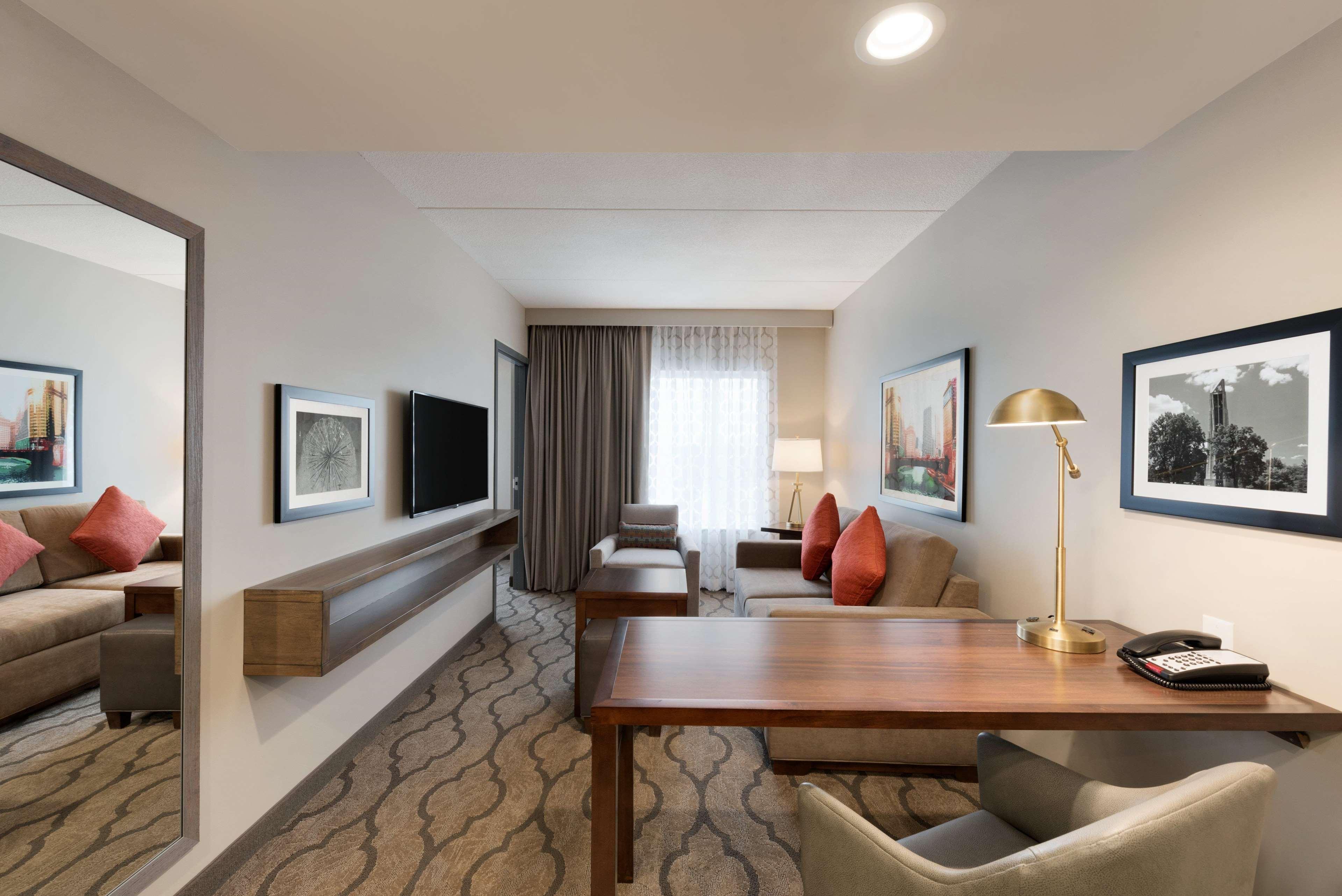 Embassy Suites By Hilton Chicago Naperville Εξωτερικό φωτογραφία