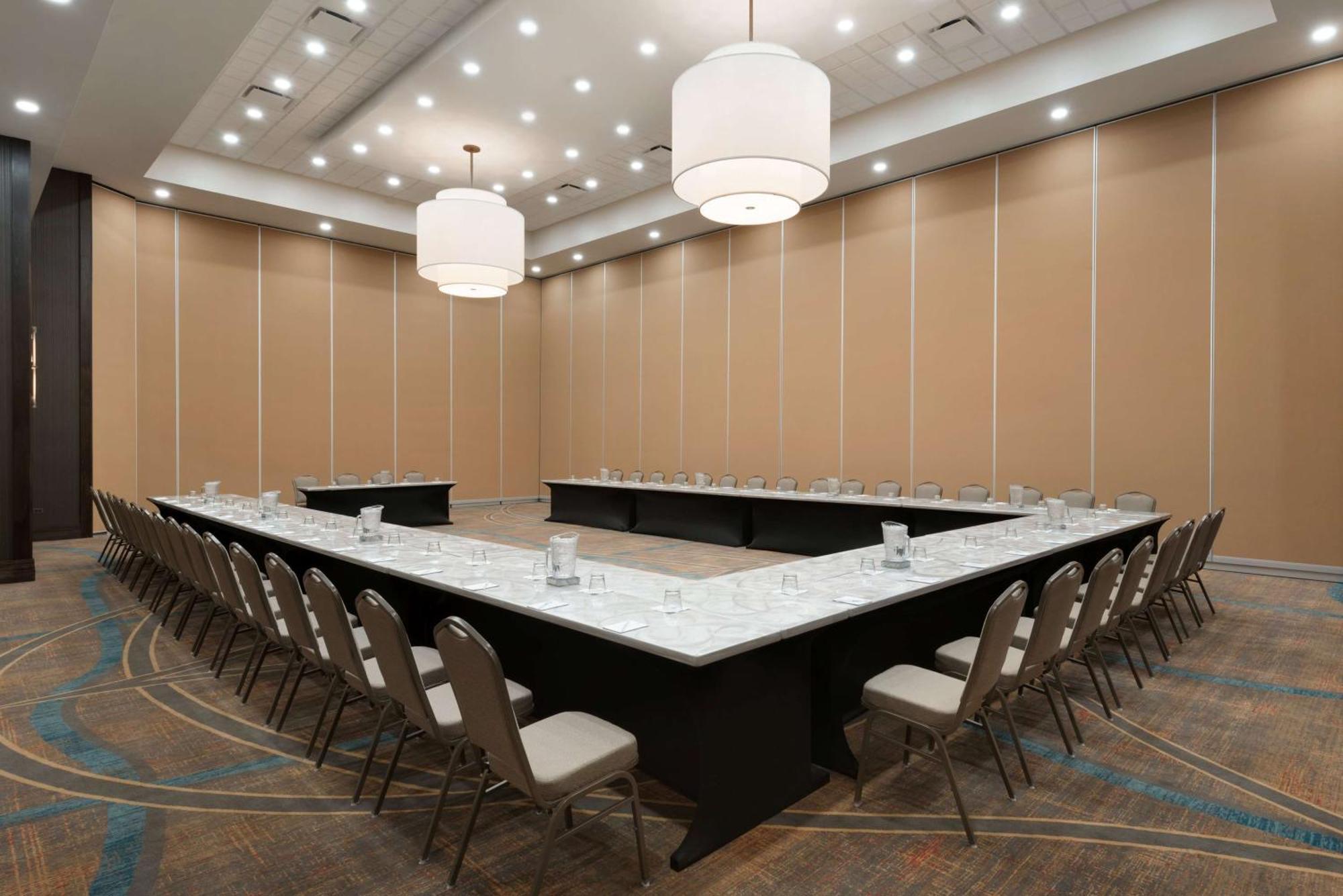 Embassy Suites By Hilton Chicago Naperville Εξωτερικό φωτογραφία
