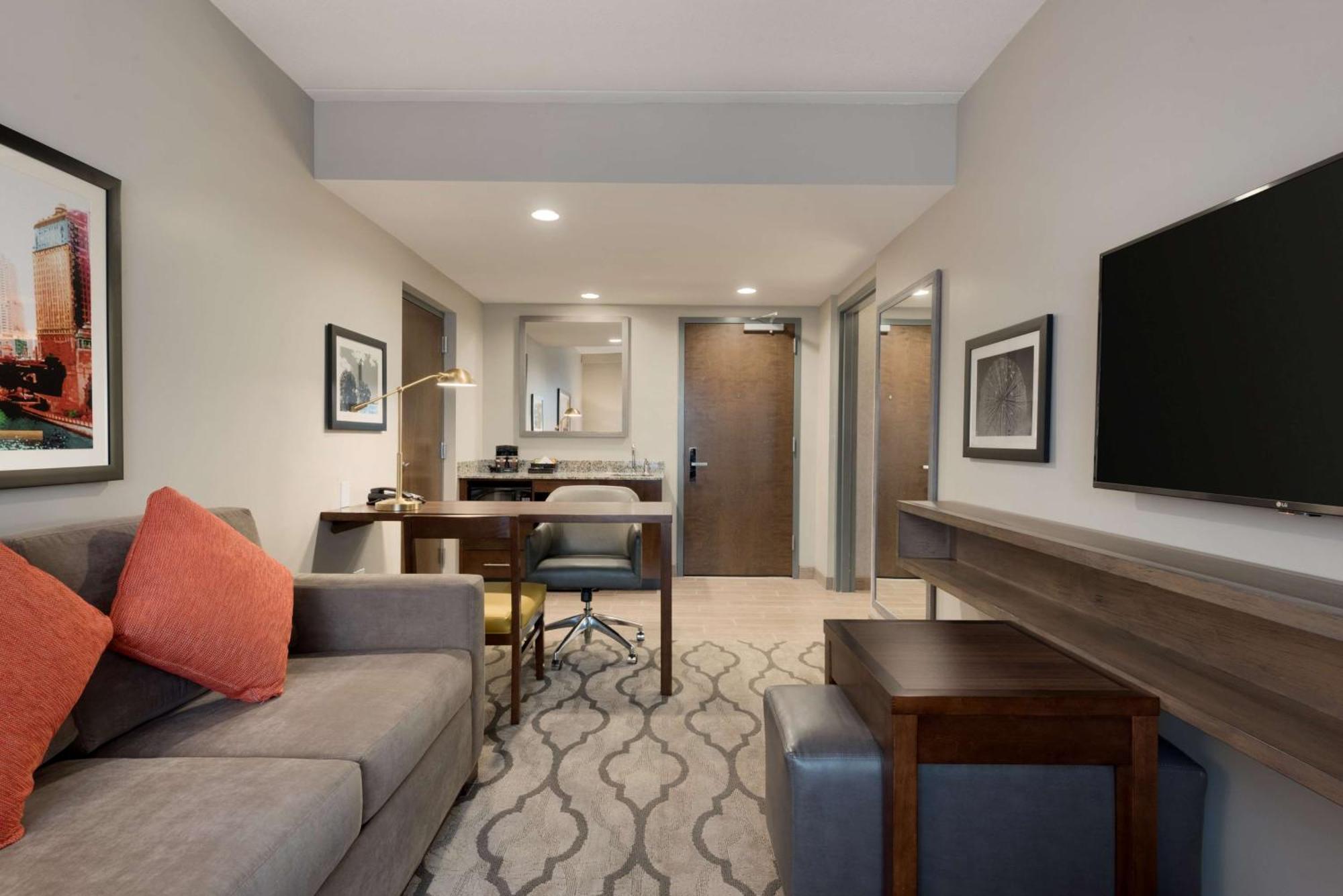 Embassy Suites By Hilton Chicago Naperville Εξωτερικό φωτογραφία